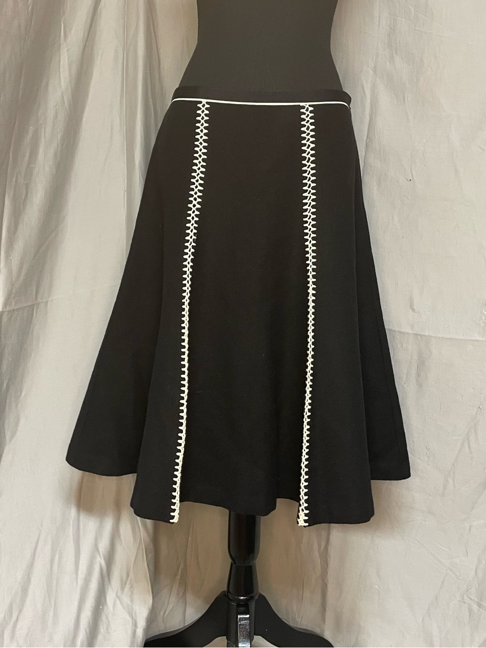 Boden Black A-Line 100% Wool Midi Skirt with White Embroidery